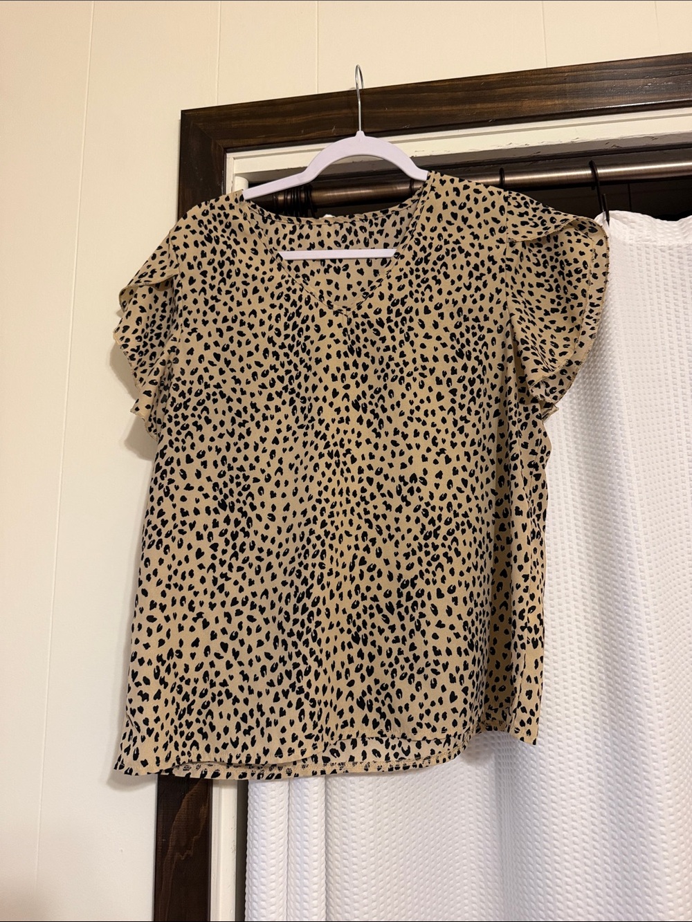 Women’s Beige Leopard Print Flutter Sleeve Top